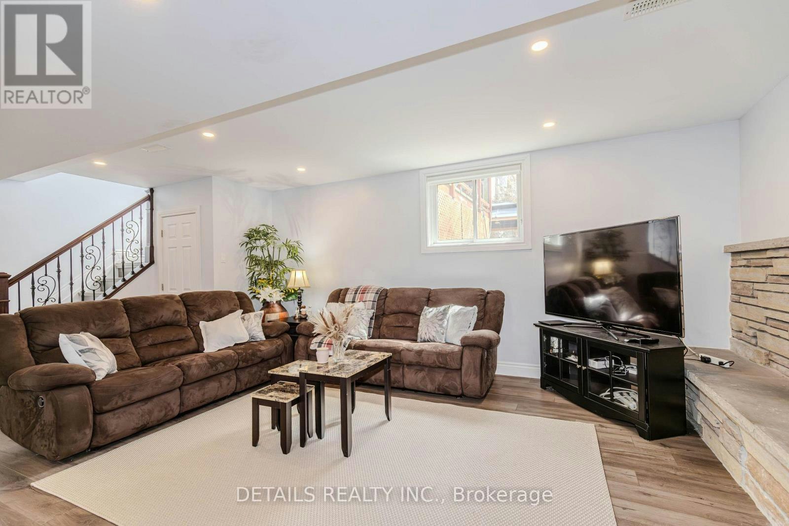 7 Kerry Crescent E, Ottawa, ON, K2E 5V7 - 12