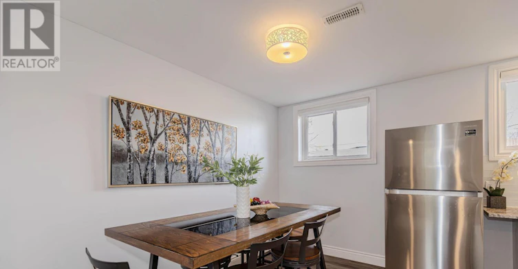 7 Kerry Crescent E, Ottawa, ON, K2E 5V7 - 7
