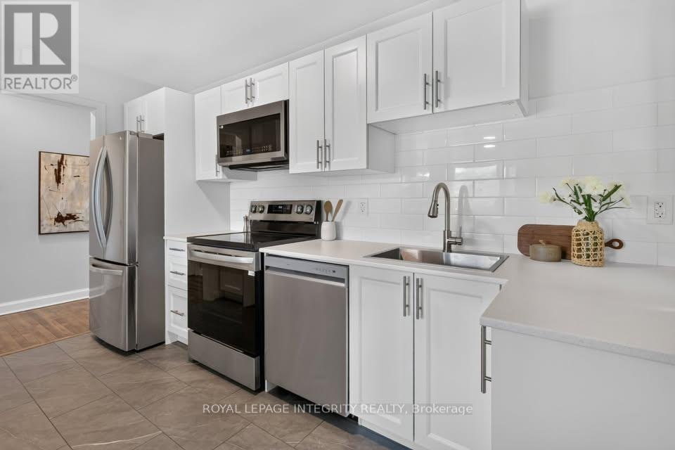 2-228 Woodroffe Avenue, Ottawa, ON, K2A 3V4 - 4