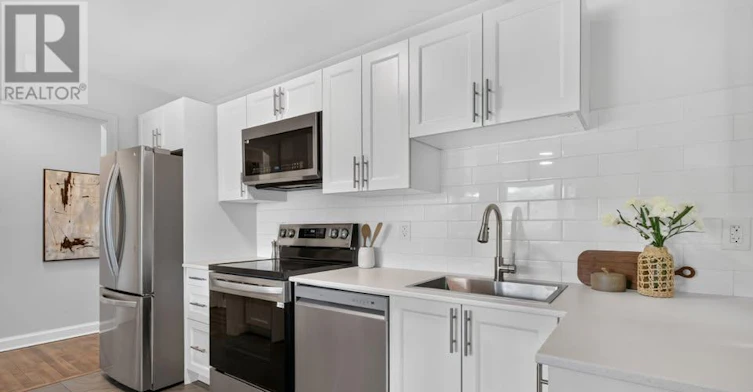 2-228 Woodroffe Avenue, Ottawa, ON, K2A 3V4 - 4