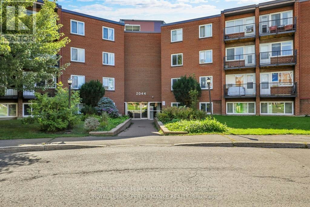 208C-2044 Arrowsmith Drive, Ottawa, ON, K1J 7V8