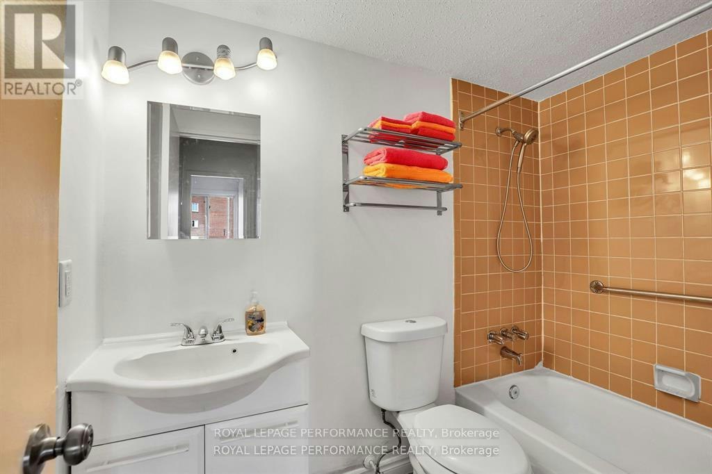 208C-2044 Arrowsmith Drive, Ottawa, ON, K1J 7V8 - 20