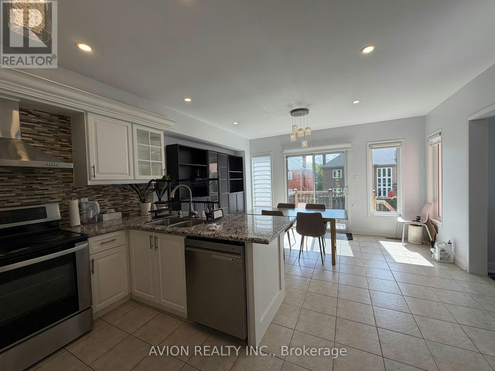 MAIN/UPPER-29 Falling River Drive, Richmond Hill, ON, L4S 2R1 - 3
