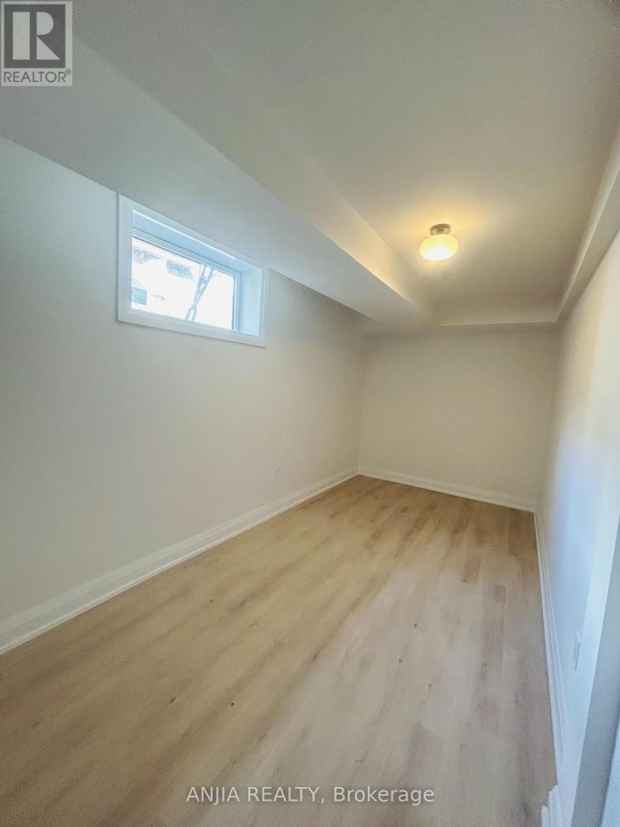 310 Hillsdale Avenue E, Toronto, ON, M4S 1T8 - 5