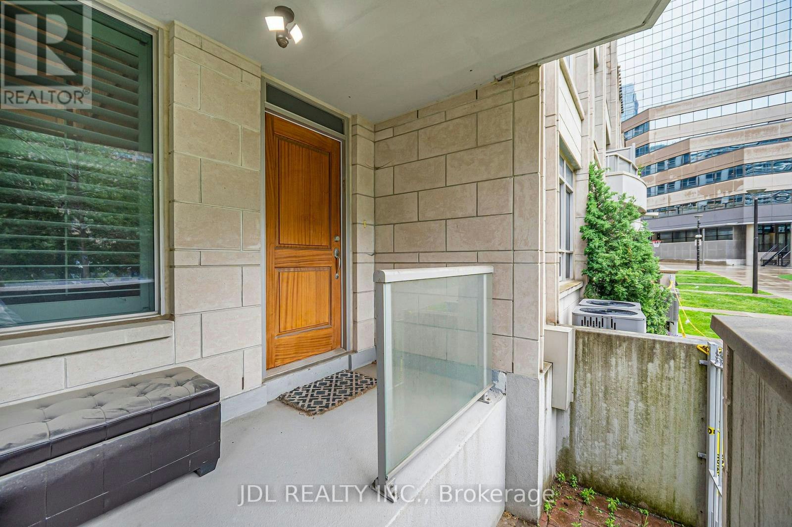TH07-761 Bay Street, Toronto, ON, M5G 2R2
