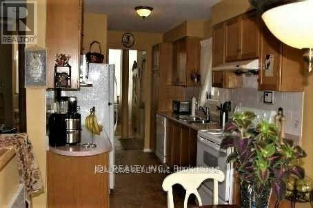 215 Shirley Drive, Richmond Hill, ON, L4S 1T4 - 2