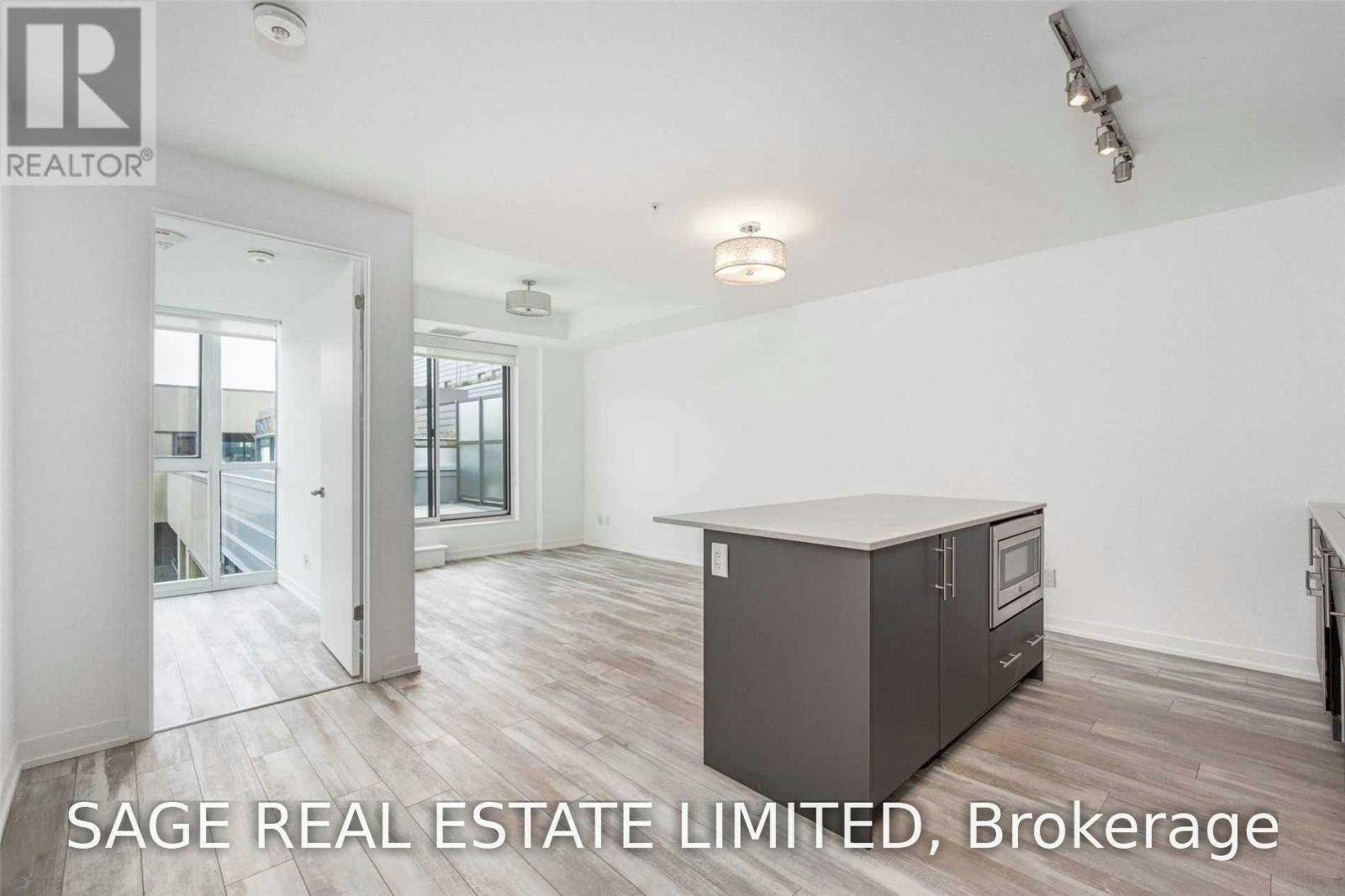 720-38 Howard Park Avenue, Toronto, ON, M6R 0A7 - 4