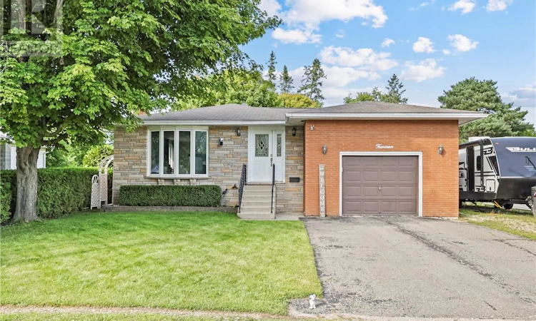 14 Vankoughnet Street W