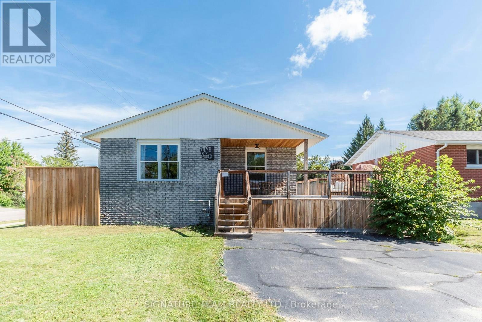 10 Selkirk Street, Petawawa, ON, K8H 1N9