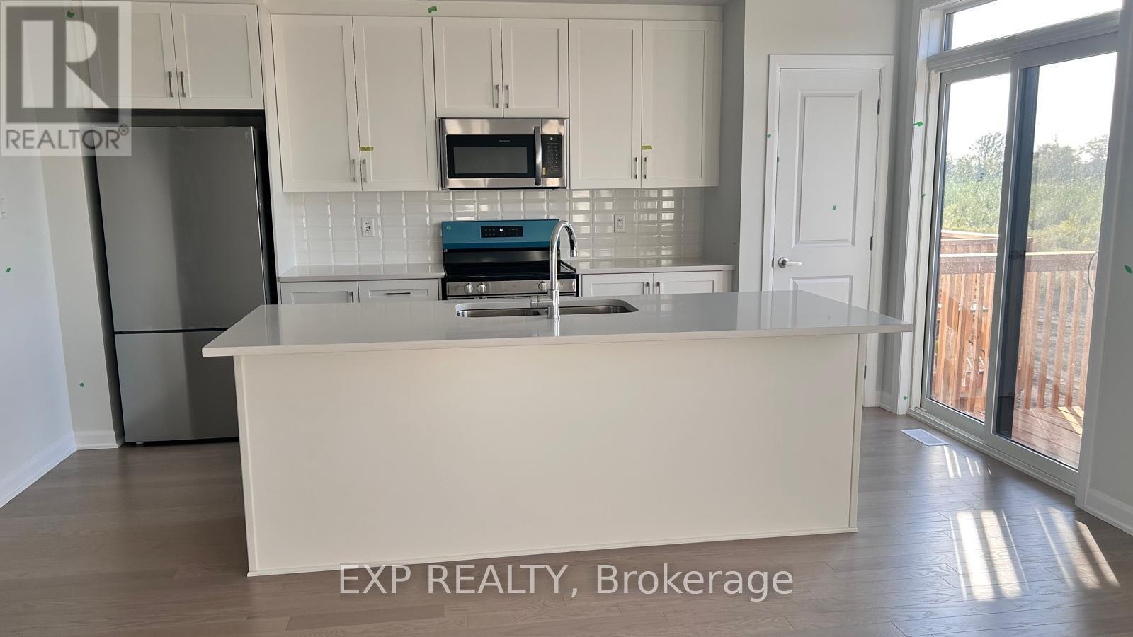 207 Bankside Way, Ottawa, ON, K2J 7N3 - 4
