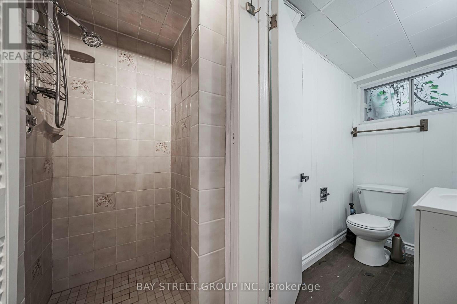 LOWER-394 Centre Street E, Richmond Hill, ON, L4C 1B7 - 9