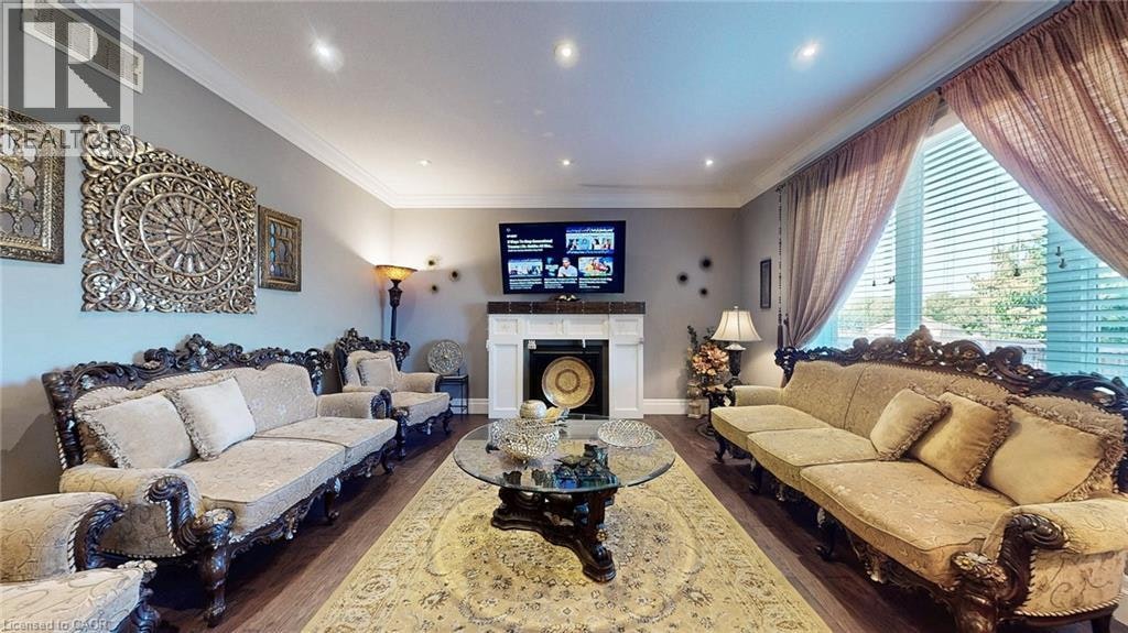 537 Millstream Drive, Waterloo, ON, N2K 0E2 - 4