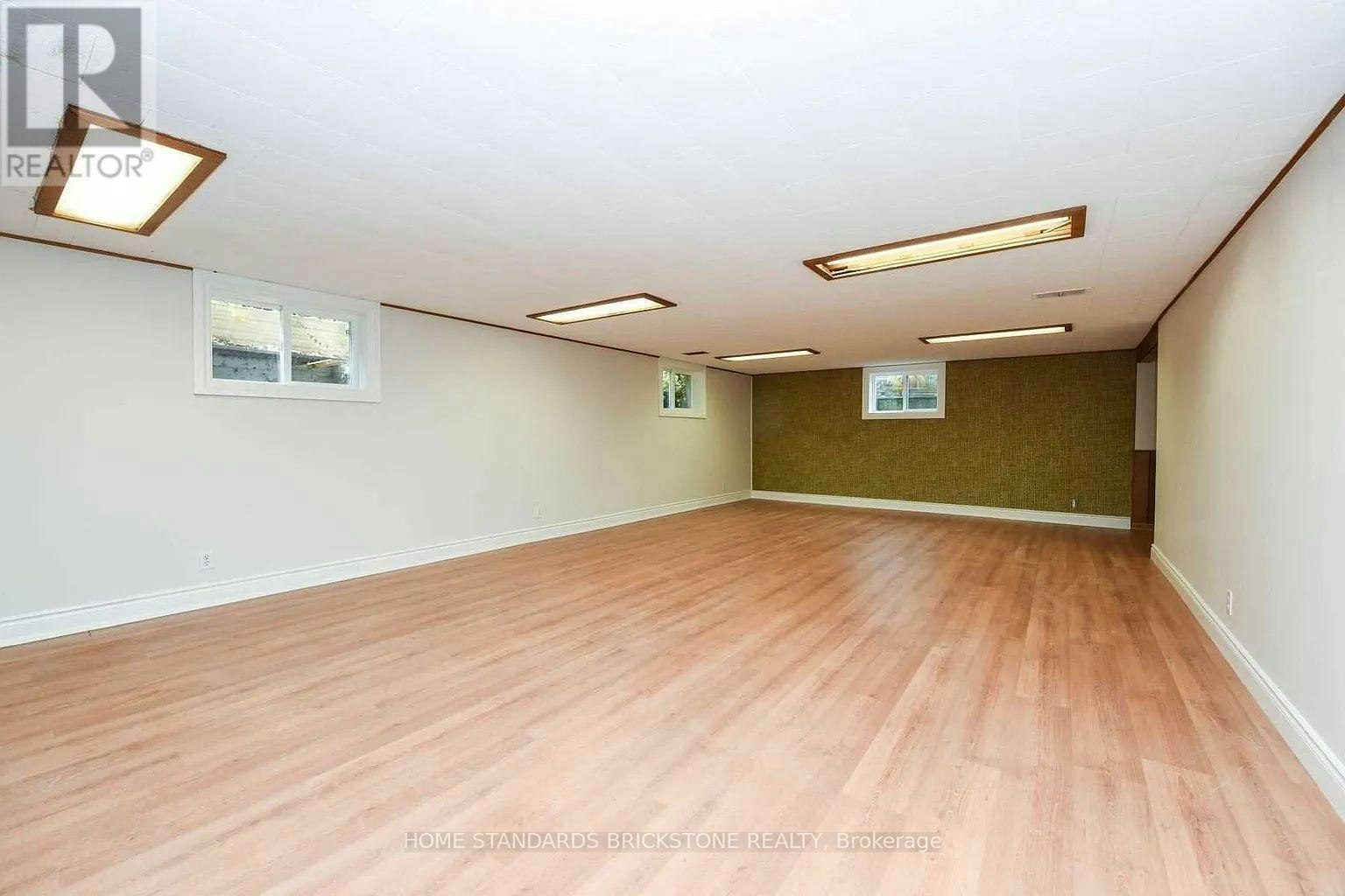 90 Centre Avenue N, Toronto, ON, M2M 2L6 - 22