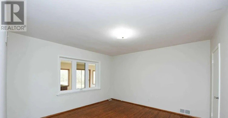 90 Centre Avenue N, Toronto, ON, M2M 2L6 - 9