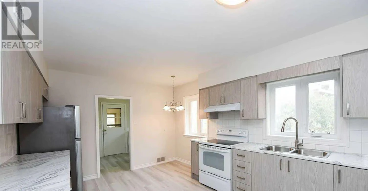 90 Centre Avenue N, Toronto, ON, M2M 2L6 - 6
