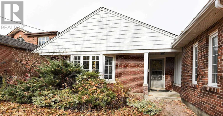 90 Centre Avenue N, Toronto, ON, M2M 2L6
