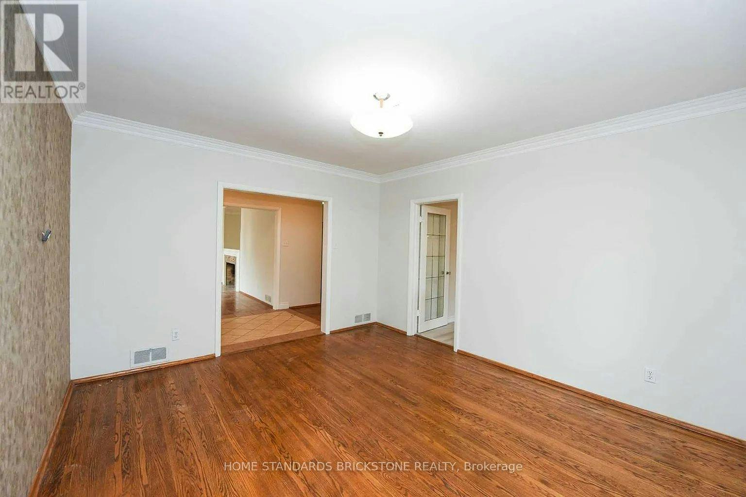 90 Centre Avenue N, Toronto, ON, M2M 2L6 - 7