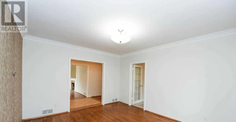 90 Centre Avenue N, Toronto, ON, M2M 2L6 - 7