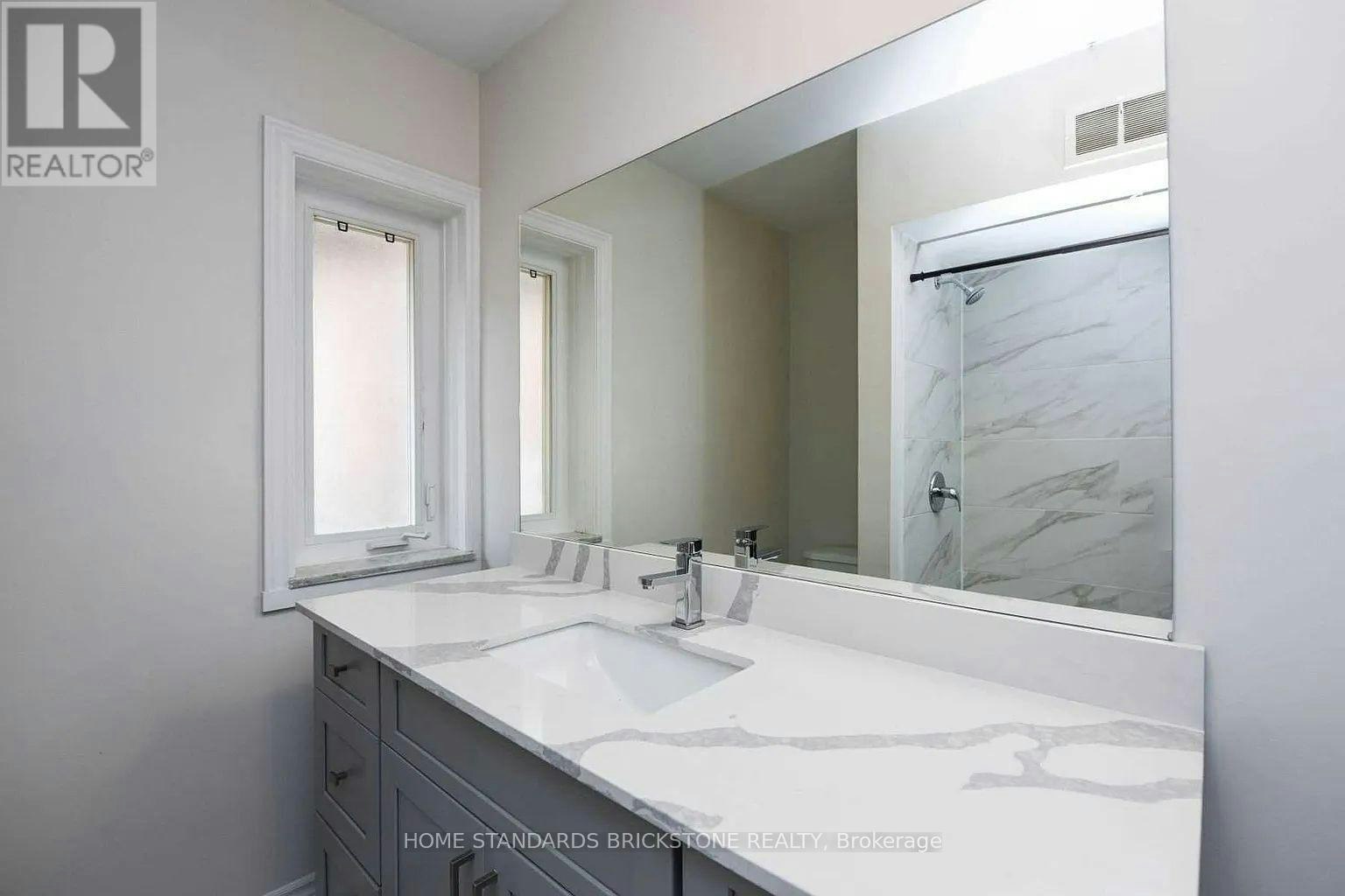 90 Centre Avenue N, Toronto, ON, M2M 2L6 - 19