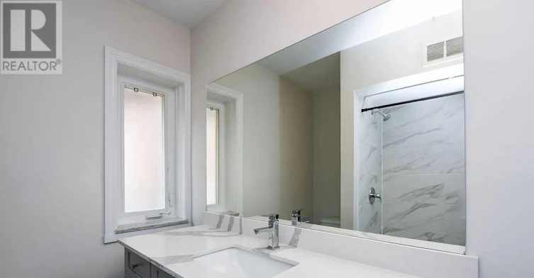 90 Centre Avenue N, Toronto, ON, M2M 2L6 - 19