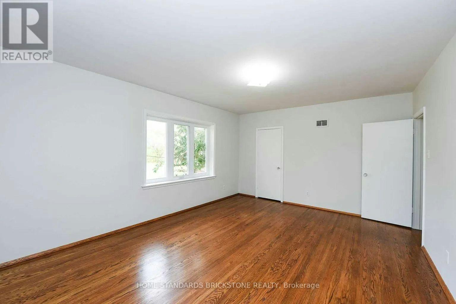 90 Centre Avenue N, Toronto, ON, M2M 2L6 - 13