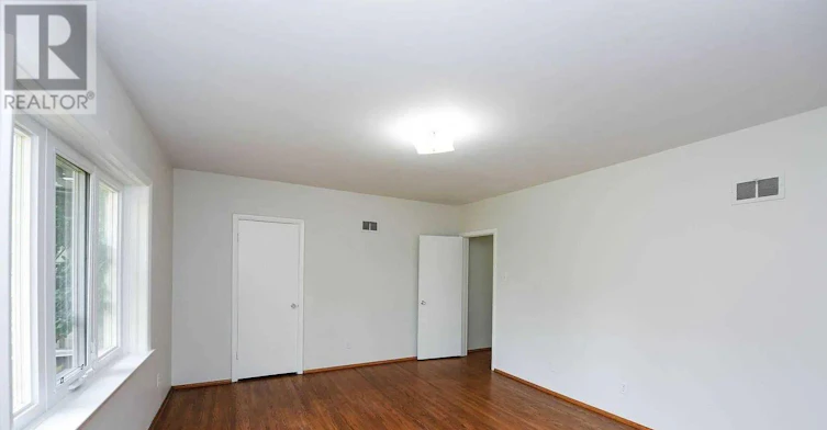 90 Centre Avenue N, Toronto, ON, M2M 2L6 - 8