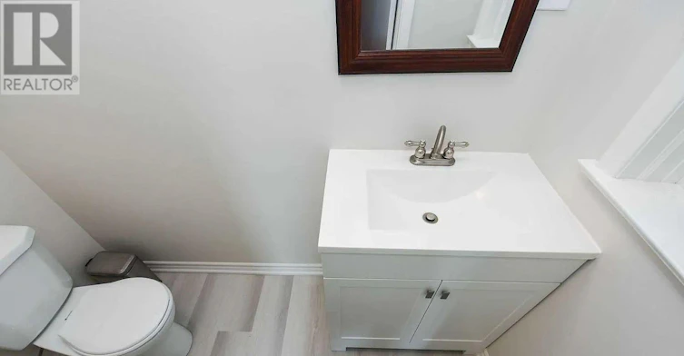 90 Centre Avenue N, Toronto, ON, M2M 2L6 - 18
