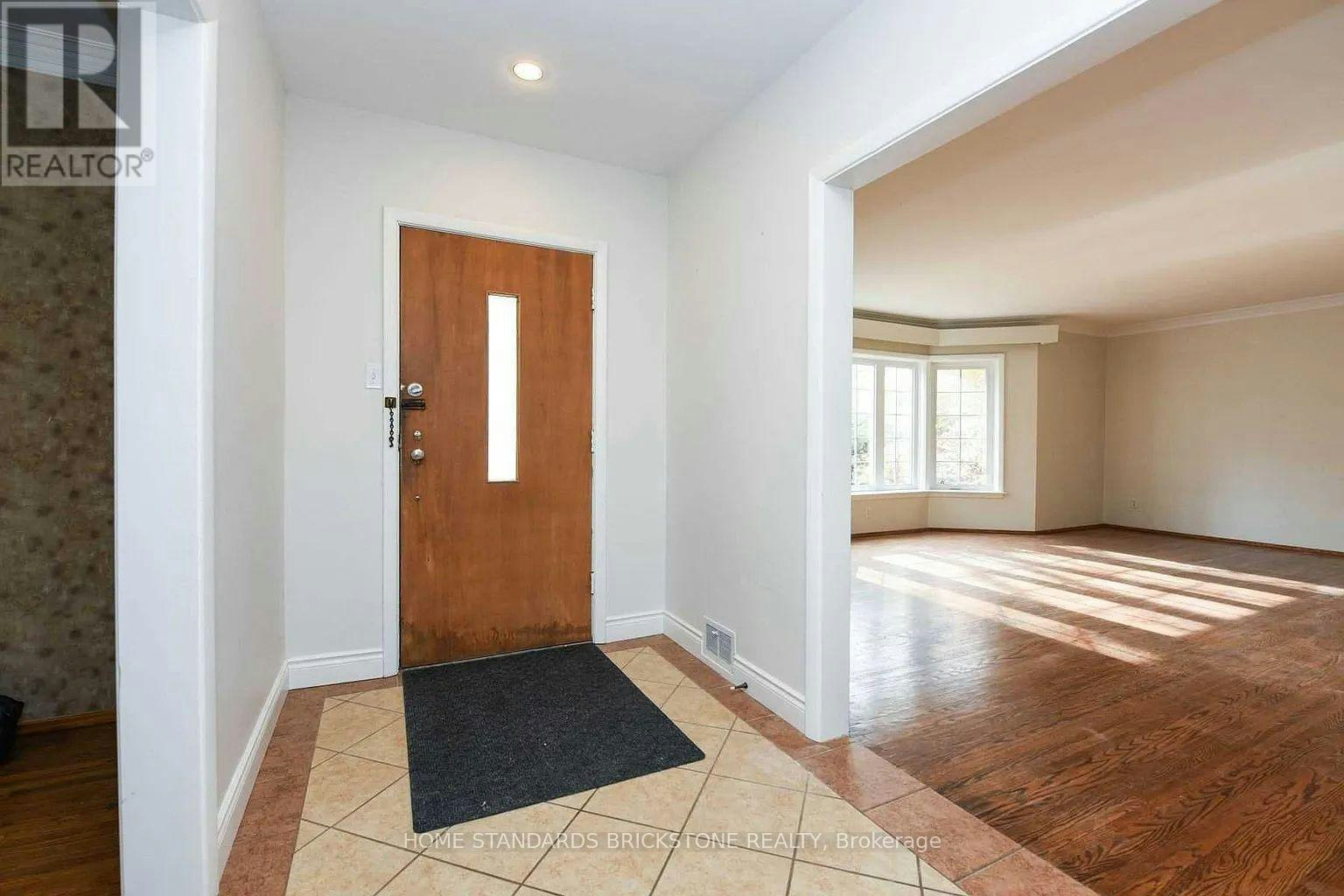 90 Centre Avenue N, Toronto, ON, M2M 2L6 - 2