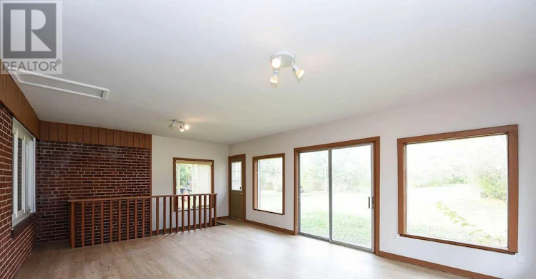 90 Centre Avenue N, Toronto, ON, M2M 2L6 - 21