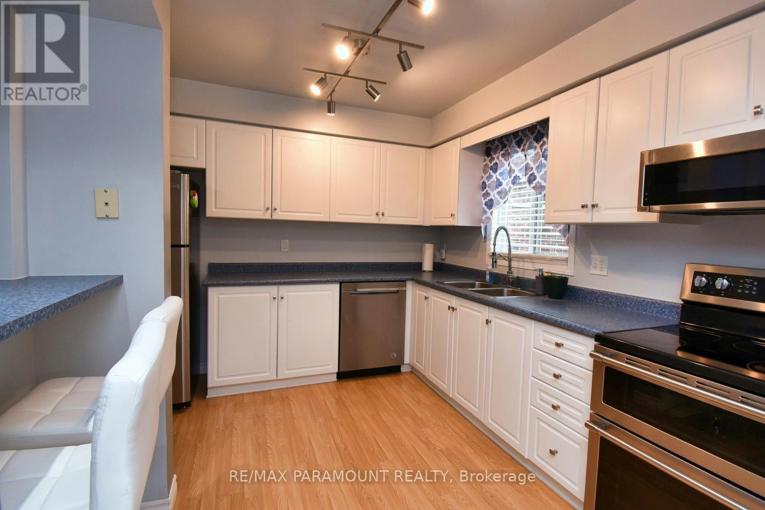 48 Newport Drive, Cambridge, ON, N3H 5P7 - 7