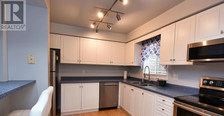 48 Newport Drive, Cambridge, ON, N3H 5P7 - 7