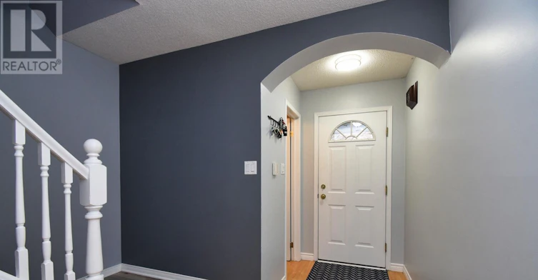 48 Newport Drive, Cambridge, ON, N3H 5P7 - 3