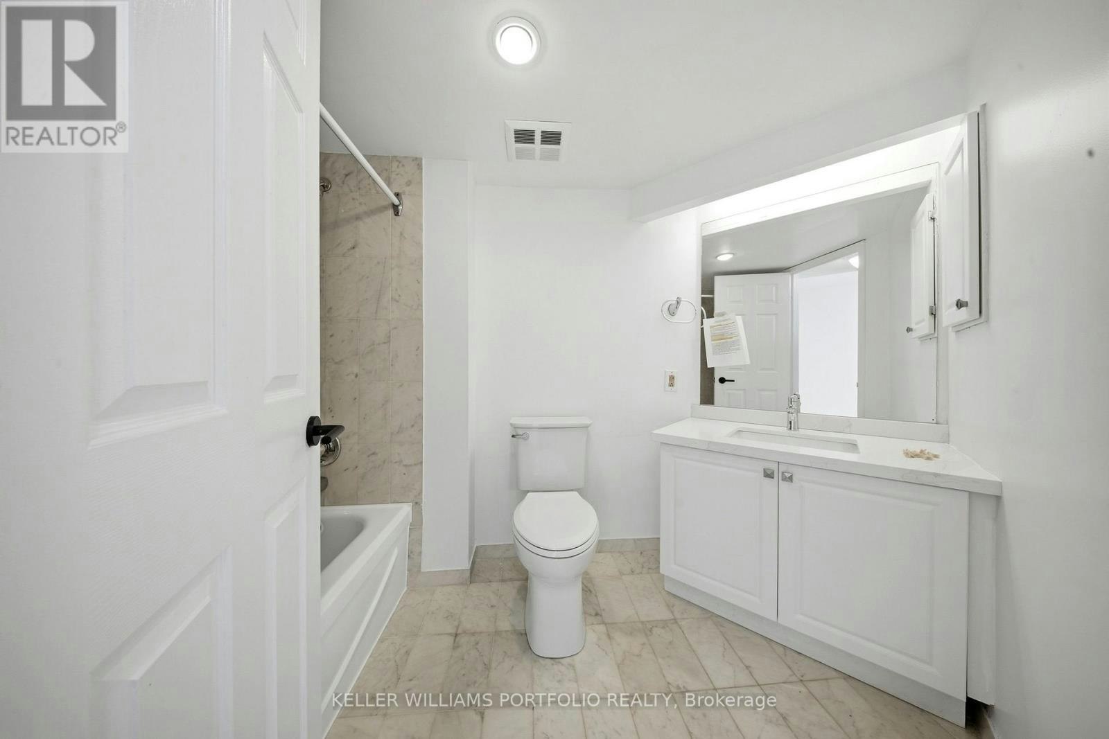 2910-5 Concorde Place, Toronto, ON, M3C 3M8 - 11