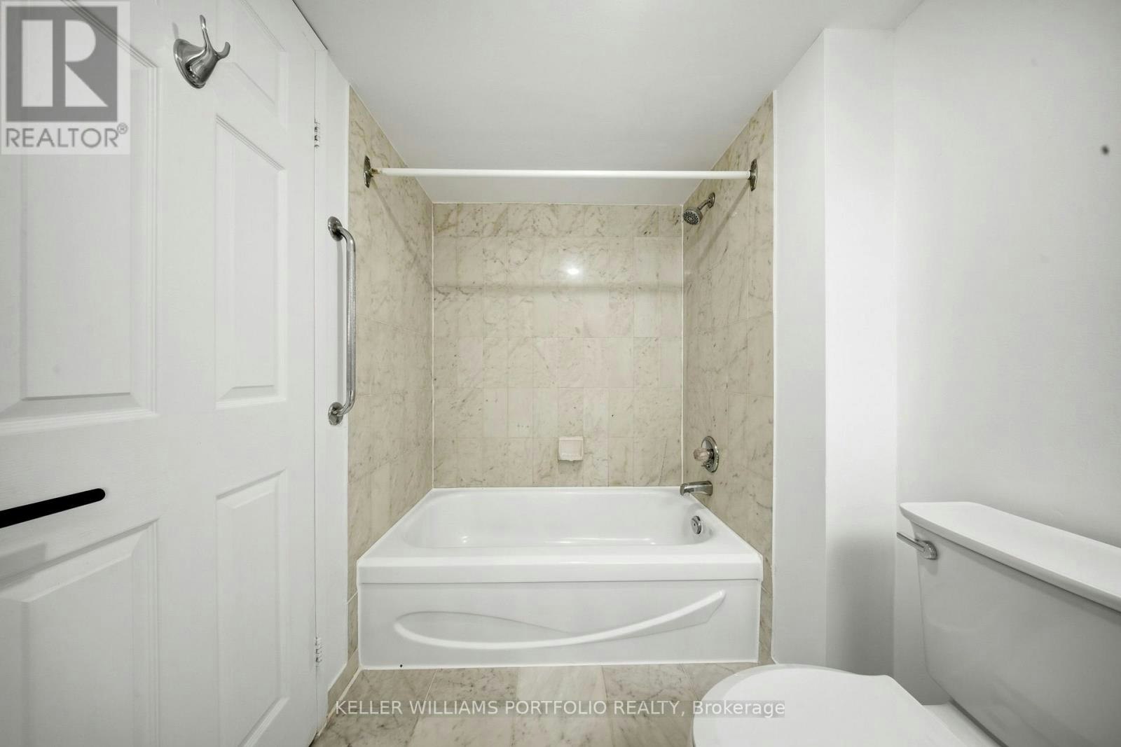 2910-5 Concorde Place, Toronto, ON, M3C 3M8 - 12