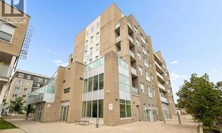 H204-62 Balsam Street