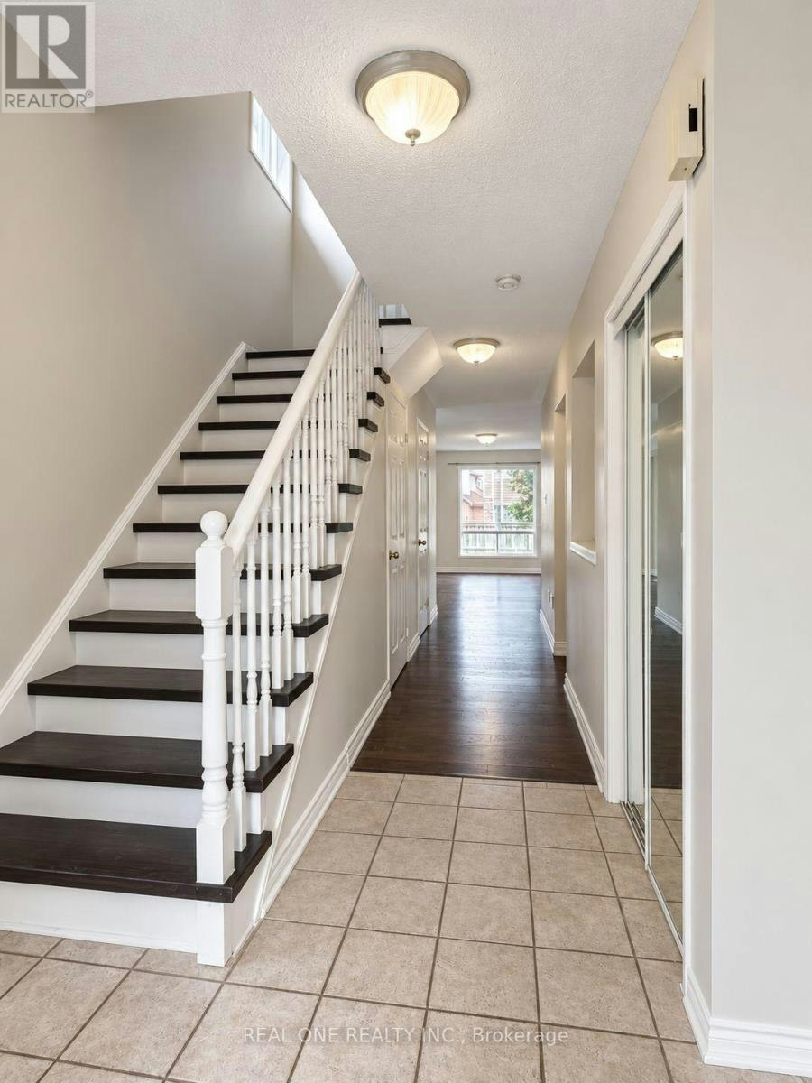 5289 Bushelgrove Circle, Mississauga, ON, L5M 6C6 - 2