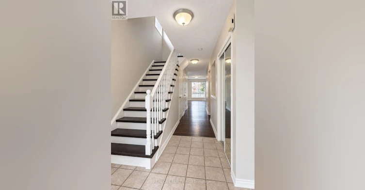 5289 Bushelgrove Circle, Mississauga, ON, L5M 6C6 - 2