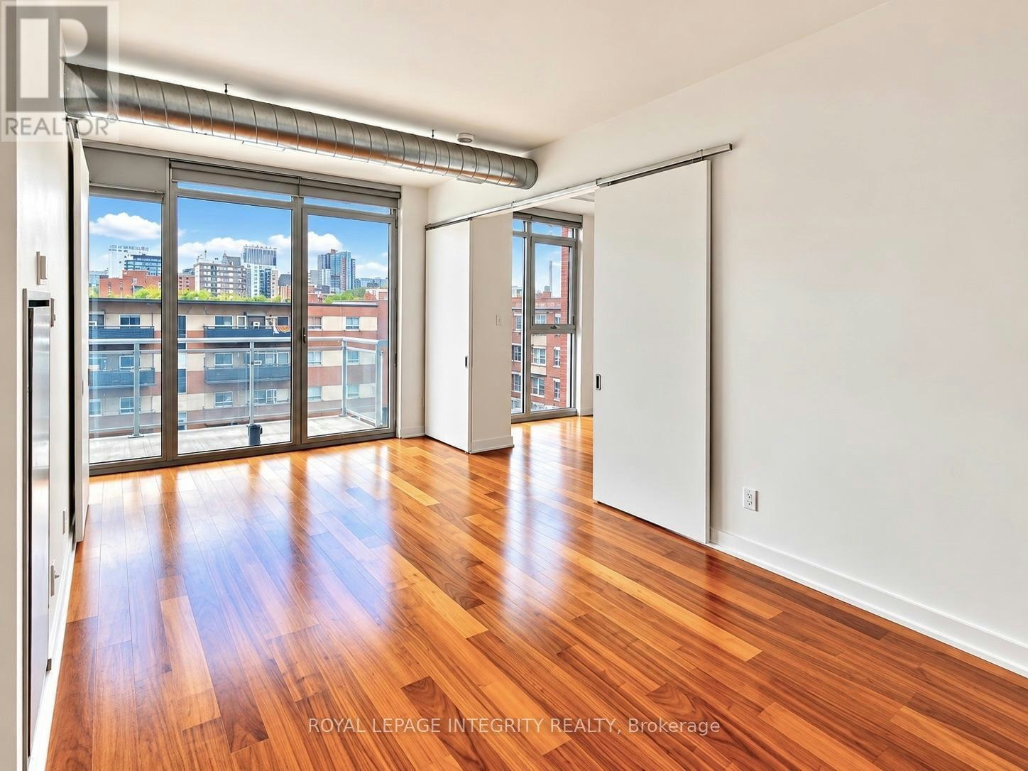 331-354 Gladstone Avenue, Ottawa, ON, K2P 0R4 - 5