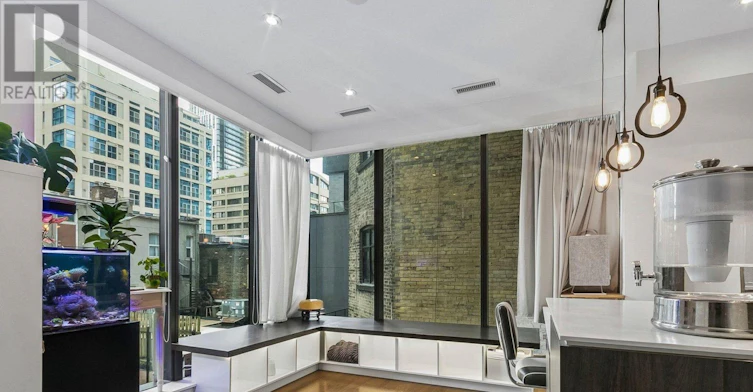 203-5 St. Joseph Street, Toronto, ON, M4Y 1J6 - 4