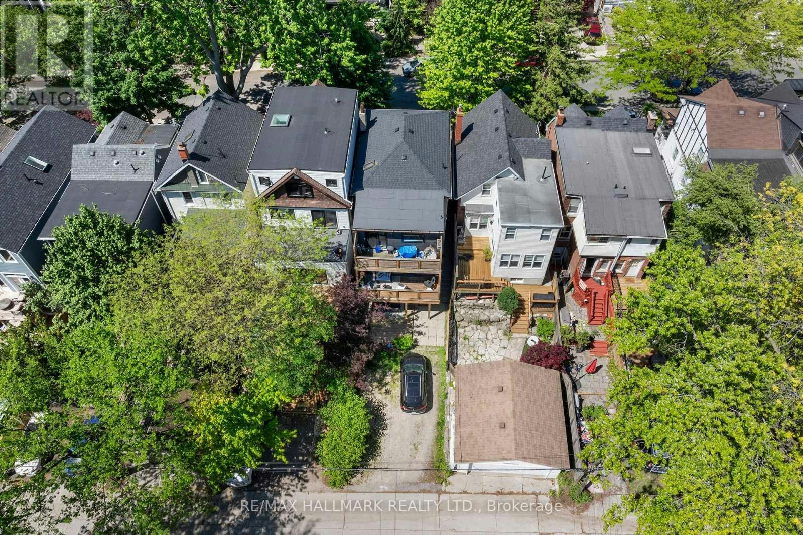 UPPER-327 Kenilworth Avenue, Toronto, ON, M4L 3S9 - 17