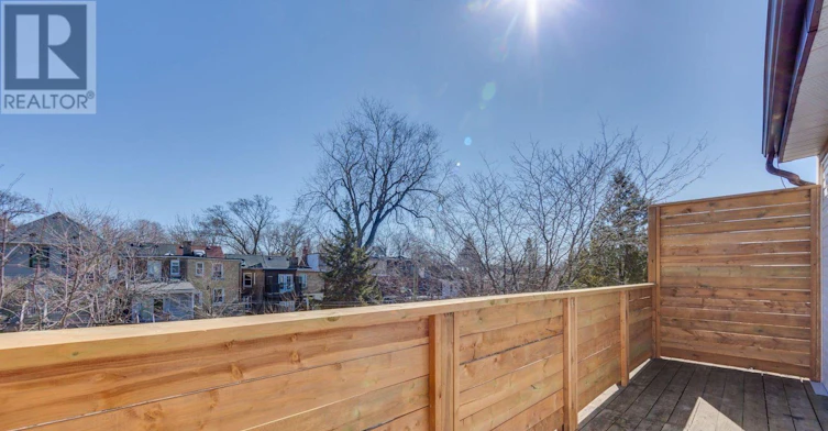UPPER-327 Kenilworth Avenue, Toronto, ON, M4L 3S9 - 11