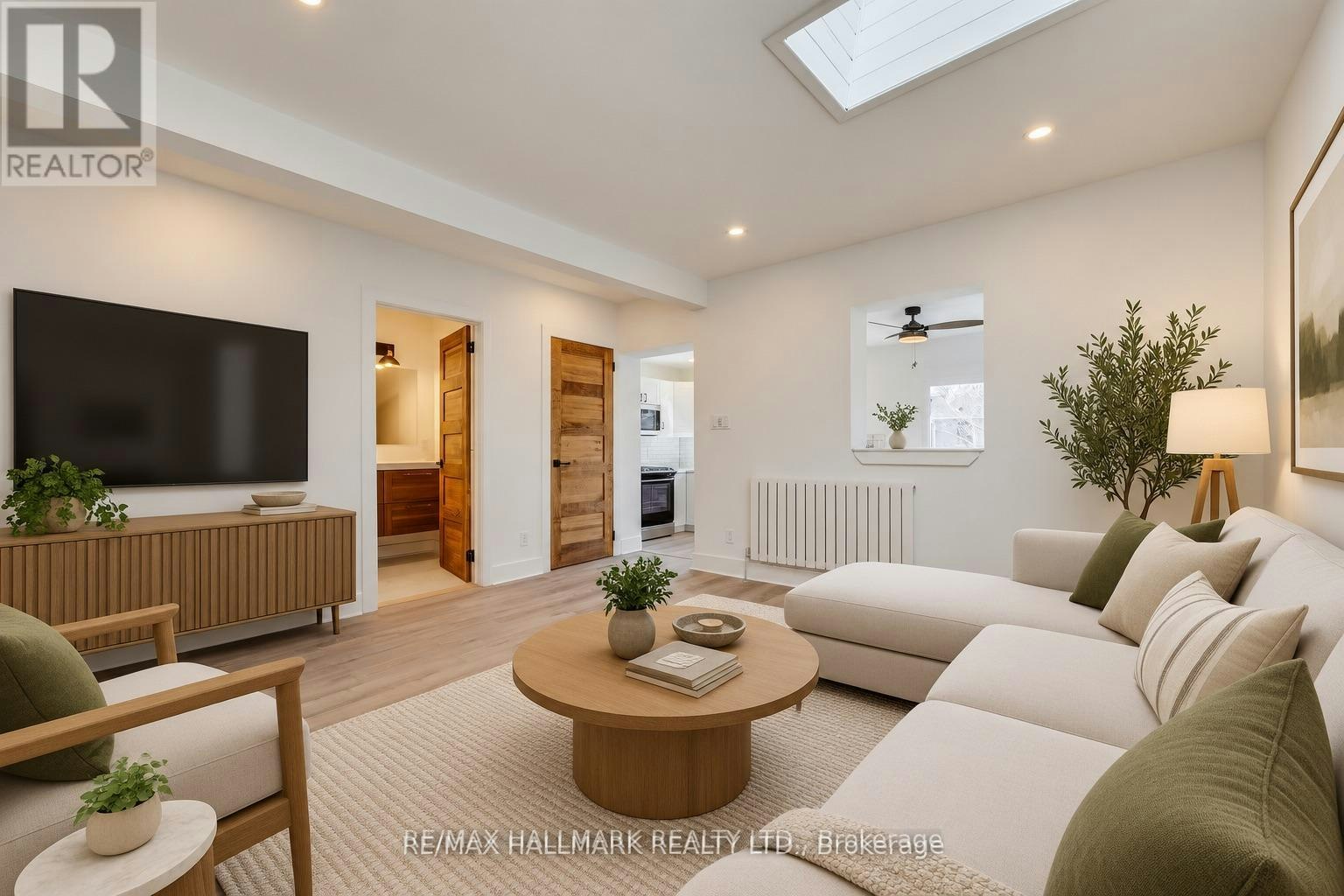 UPPER-327 Kenilworth Avenue, Toronto, ON, M4L 3S9