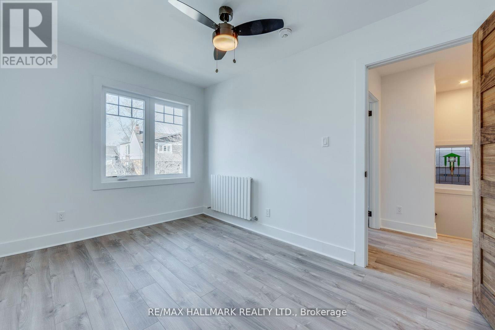 UPPER-327 Kenilworth Avenue, Toronto, ON, M4L 3S9 - 7