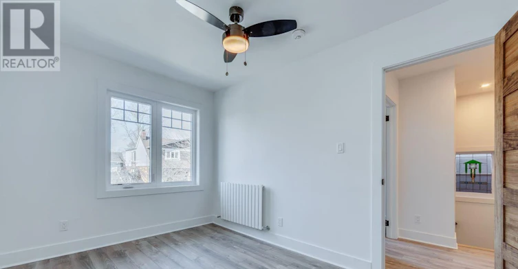 UPPER-327 Kenilworth Avenue, Toronto, ON, M4L 3S9 - 7