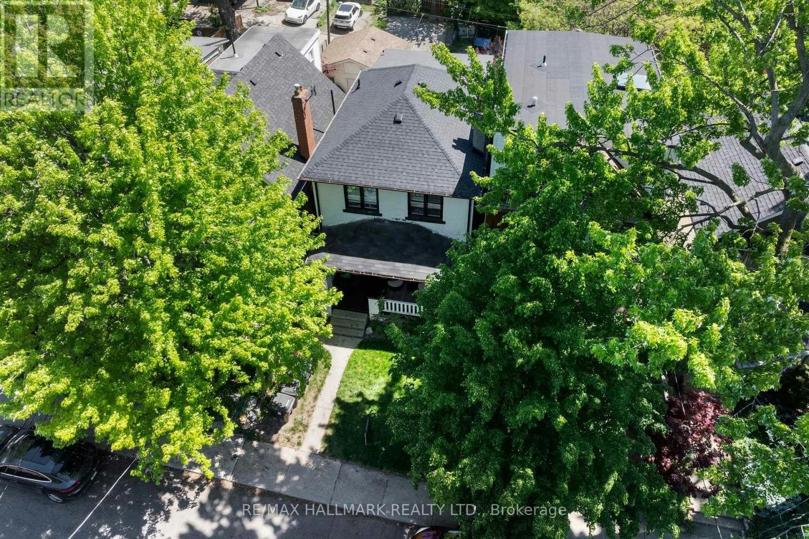 UPPER-327 Kenilworth Avenue, Toronto, ON, M4L 3S9 - 16
