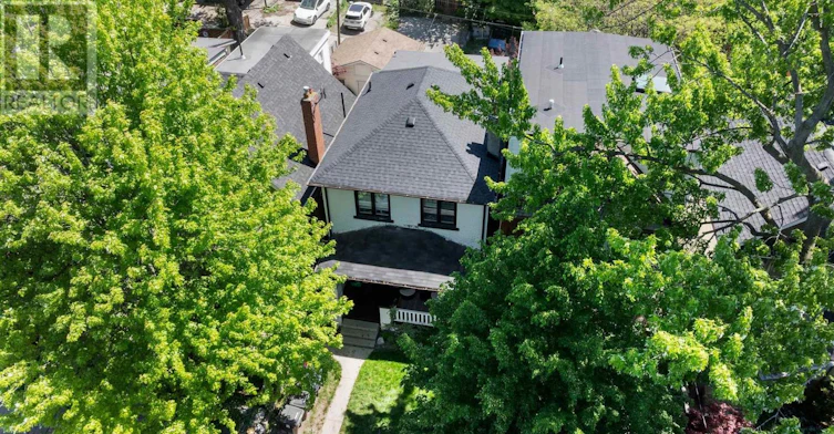 UPPER-327 Kenilworth Avenue, Toronto, ON, M4L 3S9 - 16
