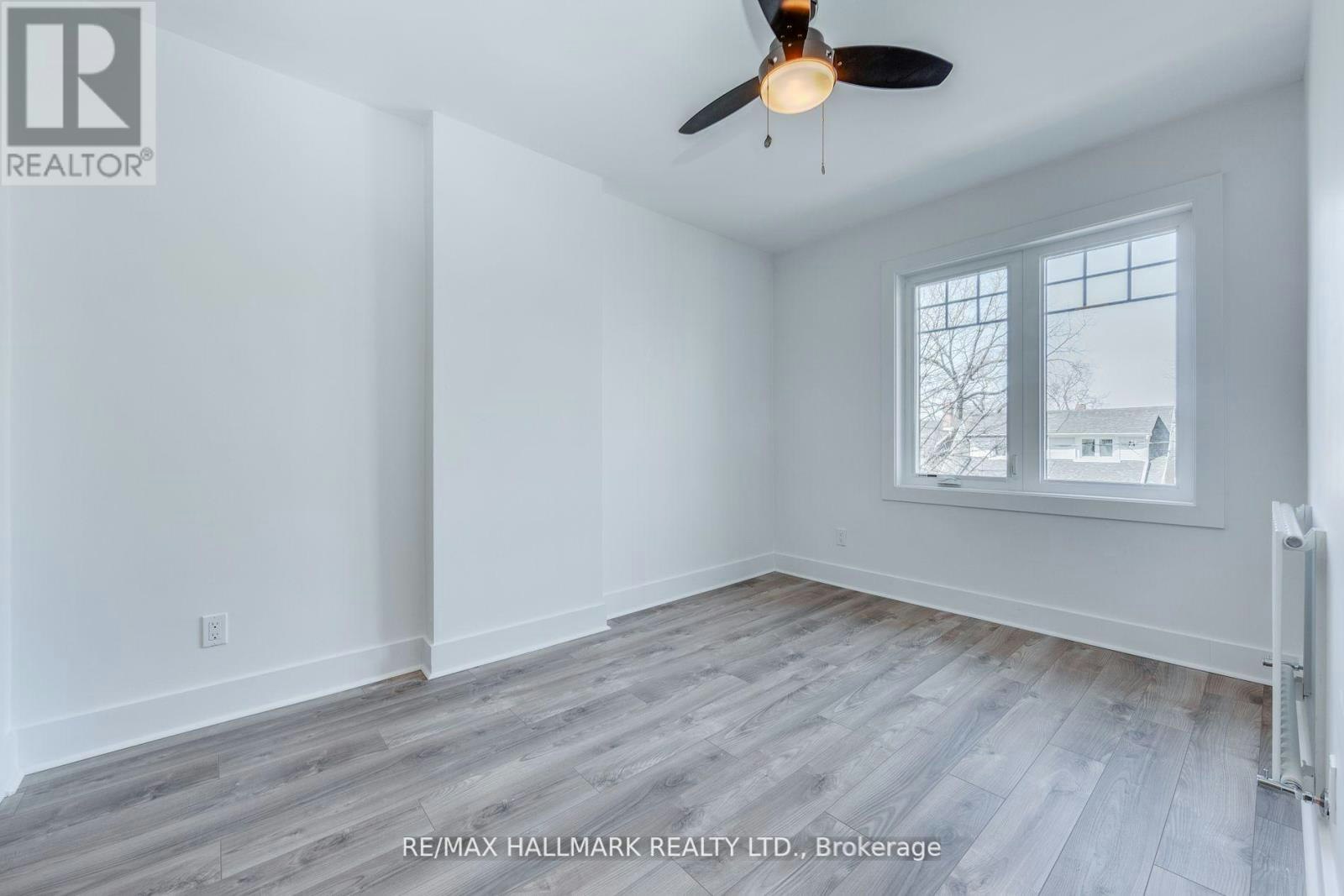 UPPER-327 Kenilworth Avenue, Toronto, ON, M4L 3S9 - 6
