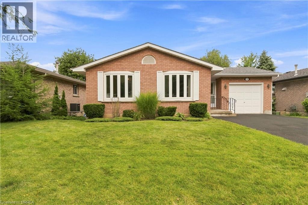 22 Allensgate Drive, Brantford, ON, N3V 1C8