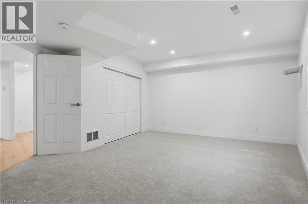 LOWER-1498 Paddington Court, Burlington, ON, L7M 1W7 - 16