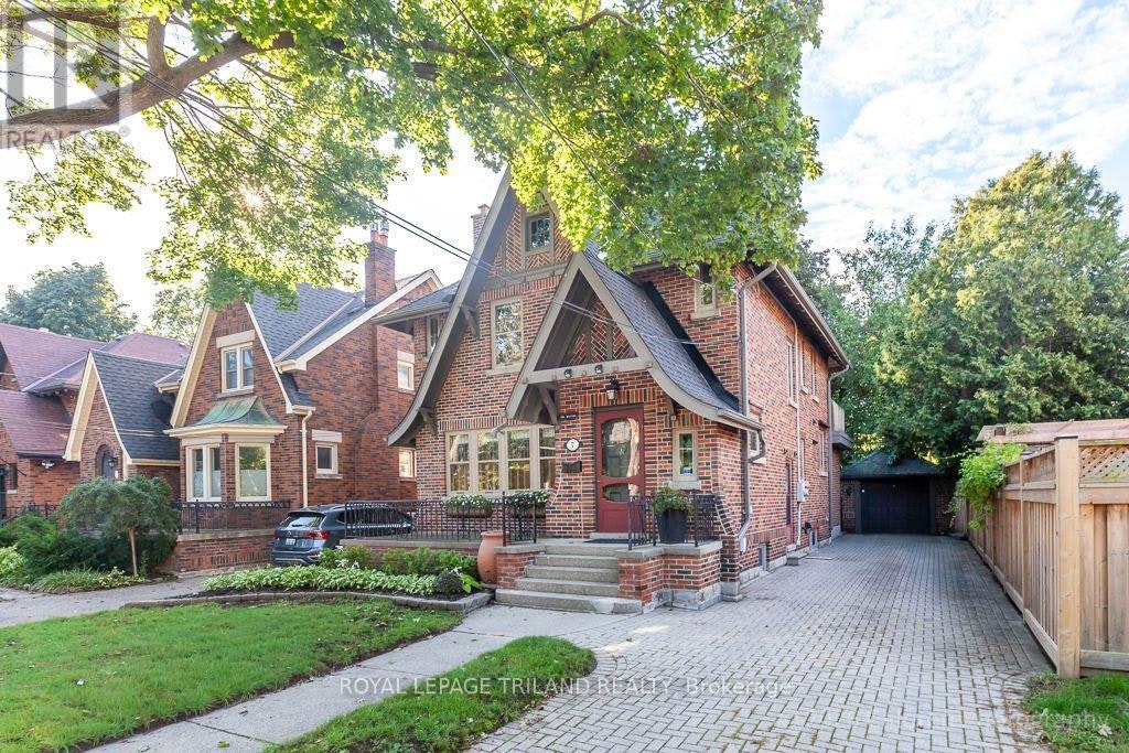 7 Chalmers Street, London, ON, N5Y 4E8